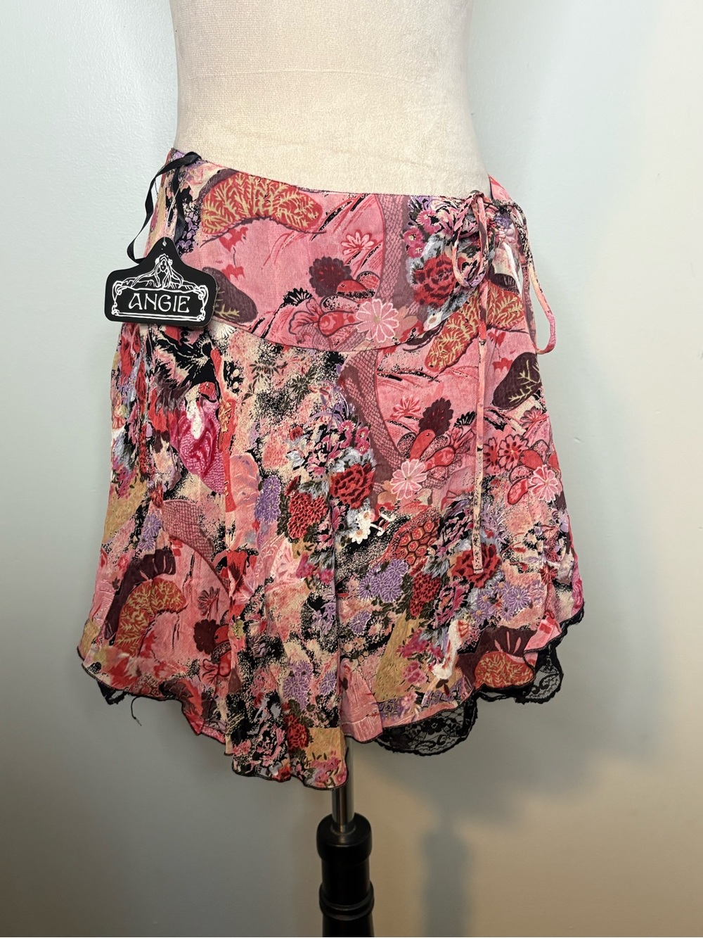 Pink floral Rayon skirt - Picture 4 of 4